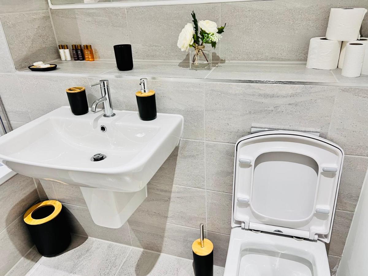Affordable Apartments In Manchester City Centre Close To Trafford Екстериор снимка